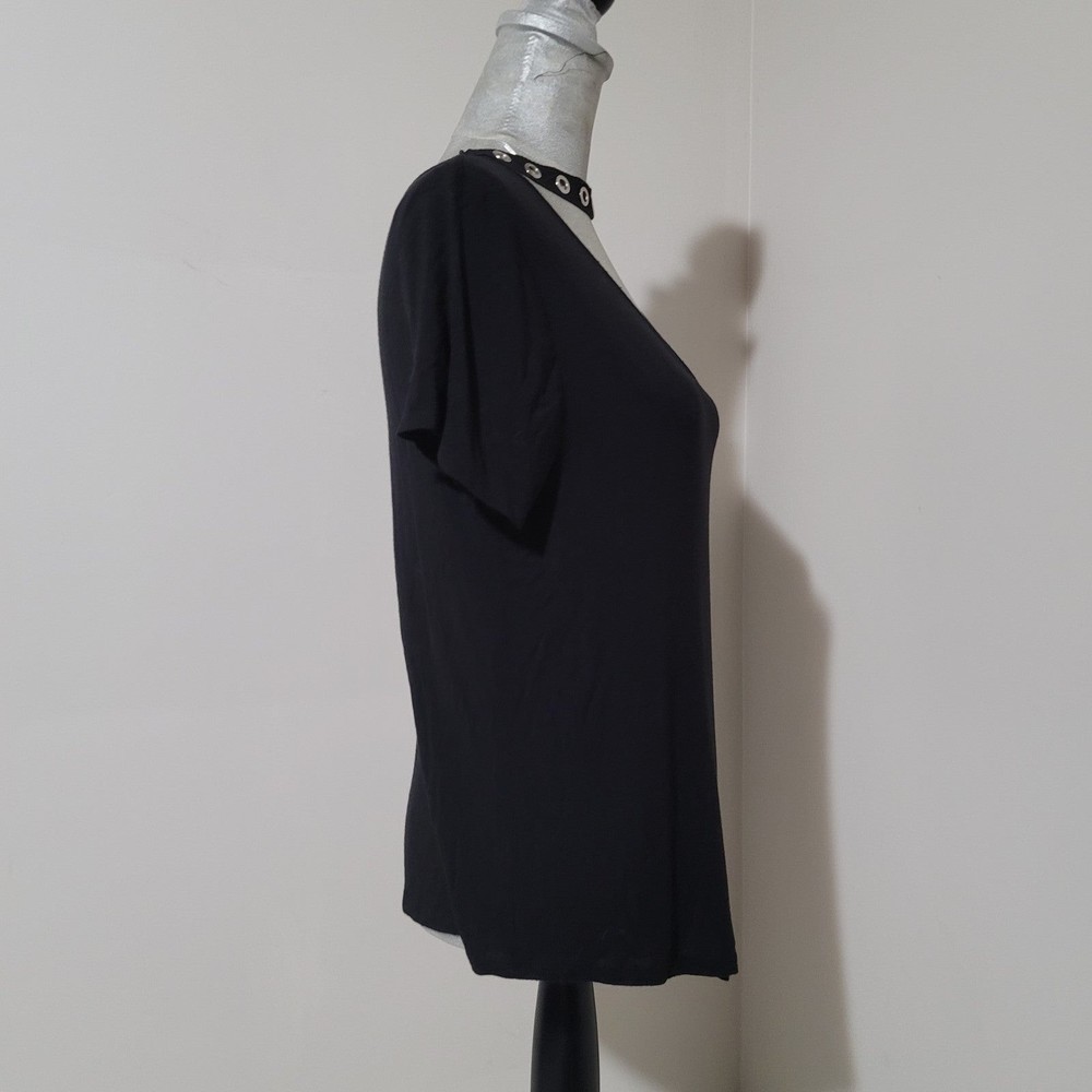 M Charlotte Russe grommet collar cut out tee short sleeve v tail black goth - Picture 3 of 10